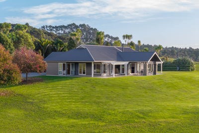 /international/nz/waitakere-auckland-380066081319/