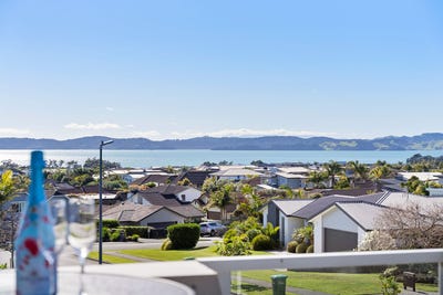 /international/nz/13-thistle-close-beachlands-manukau-city-380066183667/