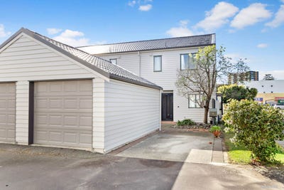 /international/nz/new-lynn-waitakere-city-380066169941/