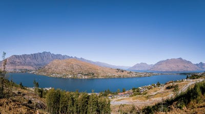 /international/nz/queenstown-central-central-otago-lakes-district-380066102396/