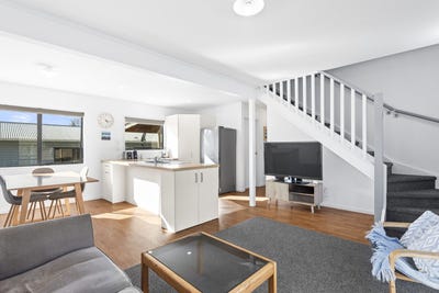 /international/nz/6-creek-court-gate-pa-tauranga-380066105921/
