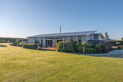 /international/nz/14-whitcombe-place-darfield-selwyn-380066105309/