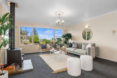 /international/nz/6-adams-place-kamo-whangarei-380066095873/