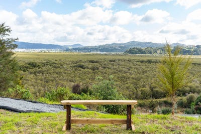 /international/nz/29-waimahanga-road-onerahi-whangarei-380066111787/
