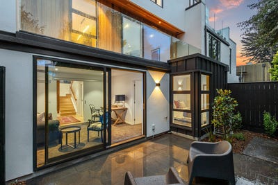 /international/nz/merivale-christchurch-city-380066091981/