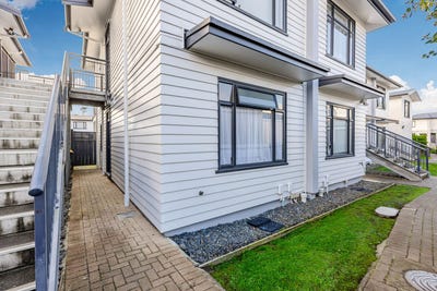 /international/nz/2-armoy-drive-east-tamaki-manukau-city-380066168115/