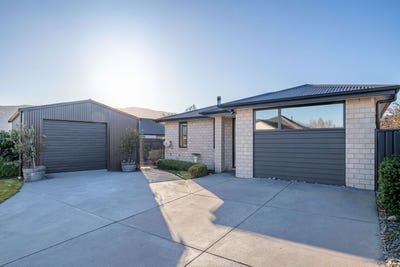 /international/nz/6-alluvial-place-cromwell-central-otago-lakes-district-380066182185/