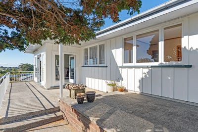 /international/nz/265d-tukapa-street-westown-new-plymouth-380066109243/