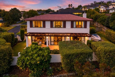 /international/nz/woodridge-avenue-northcross-north-shore-city-380066109134/