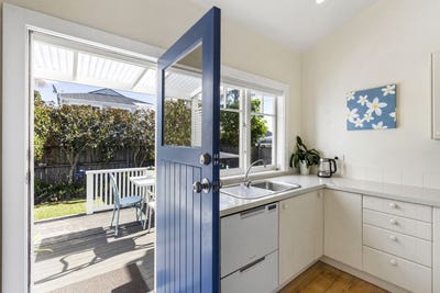 /international/nz/7-high-street-devonport-north-shore-city-380066183028/