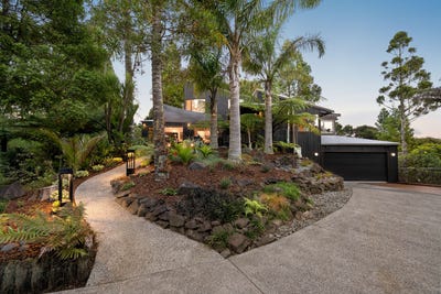 /international/nz/154-carter-road-oratia-waitakere-city-380066106107/