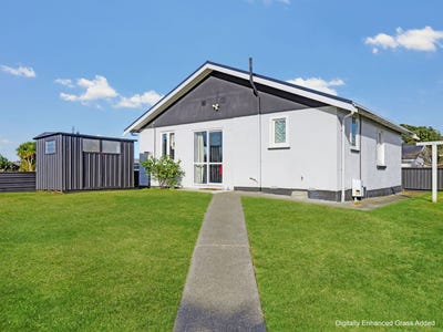 /international/nz/castlecliff-manawatu-whanganui-380066180182/