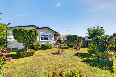/international/nz/23-wycliffe-street-onekawa-napier-city-380066103537/