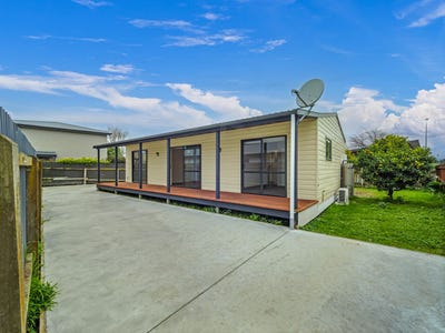 /international/nz/west-end-palmerston-north-city-380066167034/