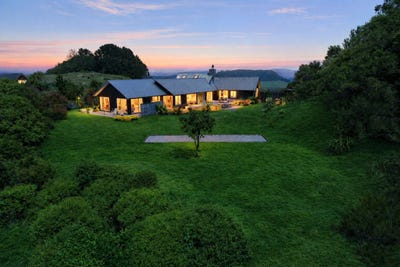 /international/nz/146-highland-drive-acacia-bay-taupo-380066090525/