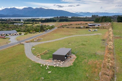 /international/nz/10-black-lane-te-anau-southland-380066106902/