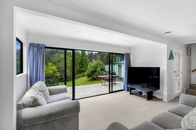 /international/nz/winstone-avenue-chartwell-hamilton-city-380066113185/