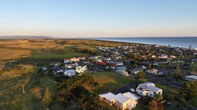 /international/nz/18-island-view-heights-coastlands-whakatane-380066097393/