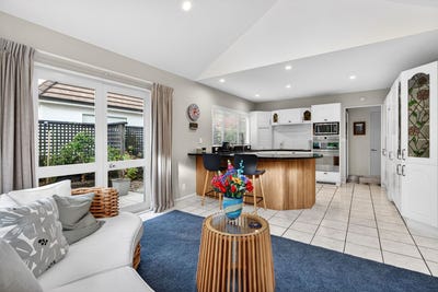 /international/nz/46-cheviot-road-eastbourne-lower-hutt-city-380066112342/