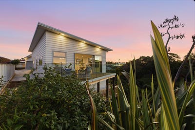 /international/nz/12c-ruskin-place-westown-new-plymouth-380066117727/