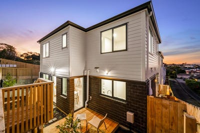 /international/nz/massey-waitakere-city-380066180659/