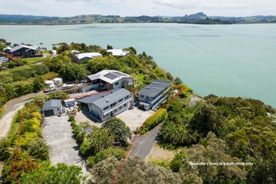 /international/nz/8-lewer-road-whangaroa-far-north-380066128250/