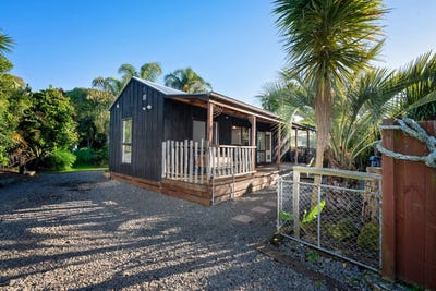 /international/nz/28-cedar-road-te-awanga-hastings-380066169774/