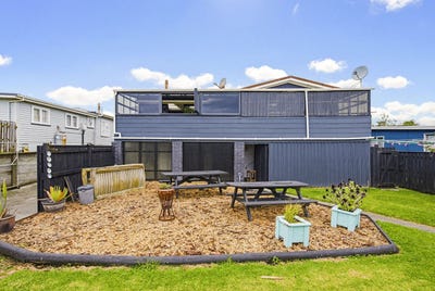 /international/nz/79-park-avenue-waitarere-beach-horowhenua-380066110292/