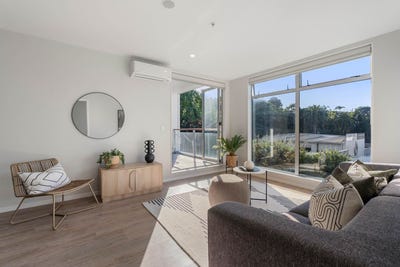 /international/nz/19-bute-road-browns-bay-north-shore-city-380066076939/