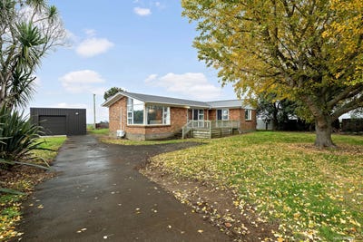 /international/nz/332-grahams-beach-road-awhitu-franklin-380066083343/