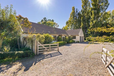/international/nz/460-douglas-road-amberley-hurunui-380066081412/