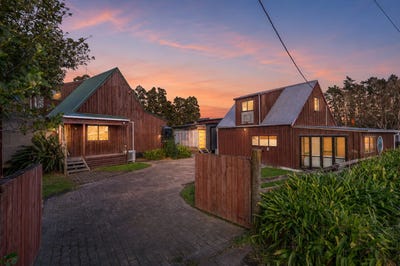 /international/nz/8-waitoki-road-waitoki-rodney-380066101011/