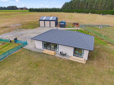 /international/nz/484-pesters-road-west-eyreton-waimakariri-380066097889/