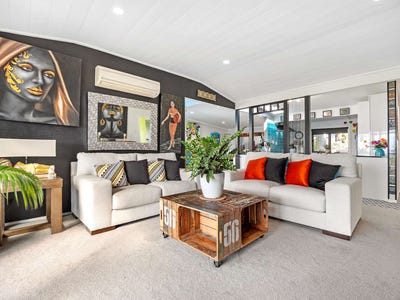 /international/nz/102-pohutukawa-avenue-ohope-whakatane-380066115708/