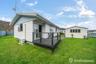 /international/nz/14-honey-street-wainuiomata-lower-hutt-city-380066178668/