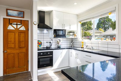 /international/nz/blenheim-central-marlborough-380066115867/
