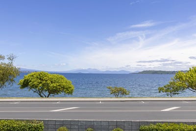 /international/nz/3-110-lake-terrace-taupo-central-north-island-380066092770/