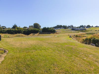/international/nz/14-willow-lane-acacia-bay-taupo-380066111544/