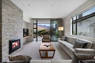 /international/nz/frankton-road-queenstown-central-queenstown-380066093012/