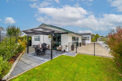 /international/nz/edinburgh-crescent-waikiwi-southland-380066103002/