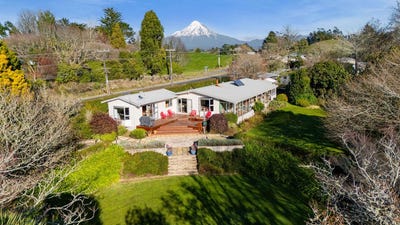 /international/nz/71-tarata-road-inglewood-new-plymouth-380066167161/