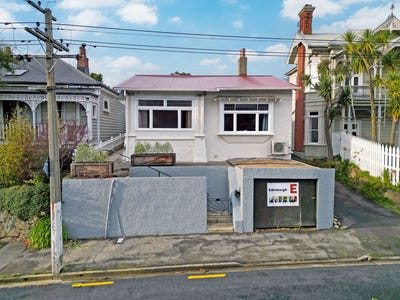 /international/nz/currie-street-port-chalmers-dunedin-city-380066095404/