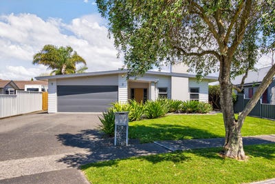 /international/nz/pohutukawa-grove-lytton-west-gisborne-380066093976/