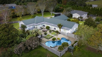 /international/nz/484-corbett-road-lepperton-new-plymouth-380066083265/