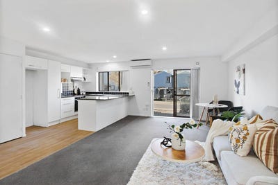 /international/nz/52-malaspina-place-papatoetoe-manukau-city-380066079573/