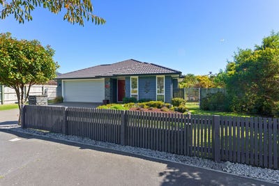/international/nz/63-waipunahau-road-waikanae-kapiti-coast-380066098881/