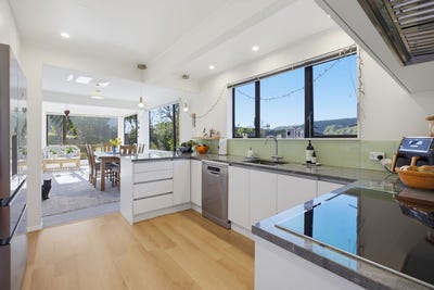 /international/nz/22-sunrise-boulevard-tawa-wellington-city-380066175294/