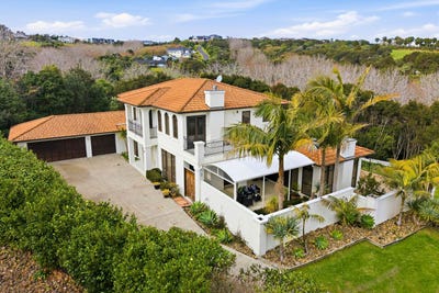 /international/nz/15b-regis-lane-flat-bush-manukau-city-380066182723/