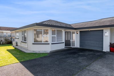/international/nz/hawera-south-taranaki-380066178169/