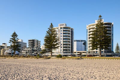 /international/nz/2-marine-parade-mount-maunganui-tauranga-380066116872/